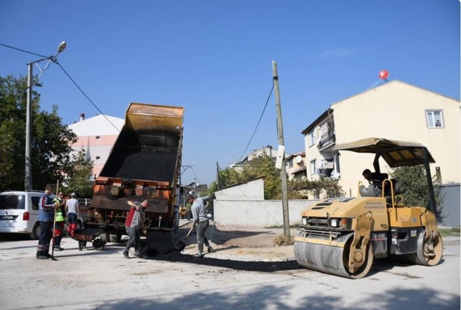 Huzur Mahallesinde Asfalt Yama Çalışmaları Sürüyor