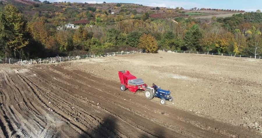 Taş Toplama Aracıyla 2500 Dönüm Arazi Temizlendi