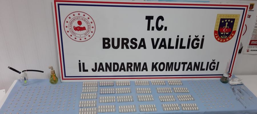 Jandarma uyuşturcu  tacirlerine göz açtırmadı