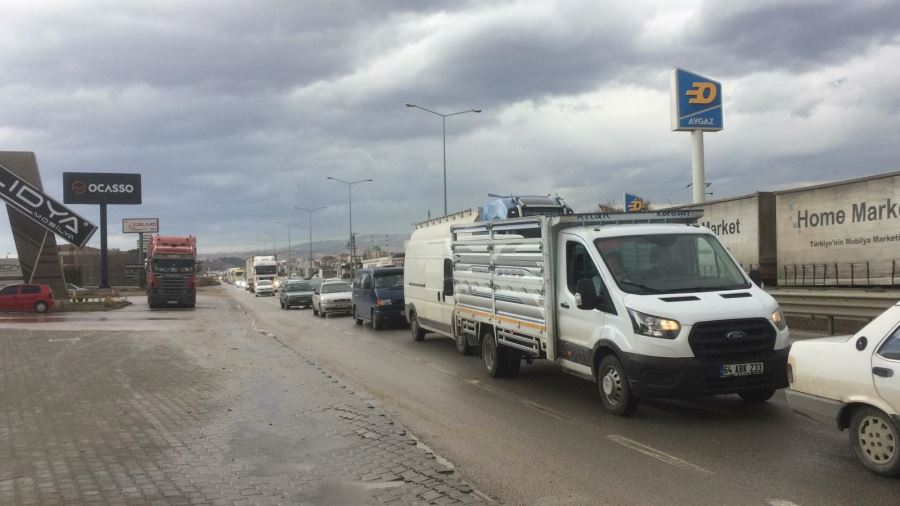 İnegöl’de trafik durma noktasına geldi