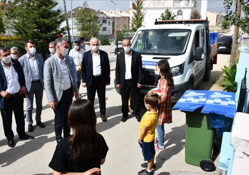 Bireysel Çöp Konteyner Uygulaması Fatih Mahallesinde Devam Ediyor