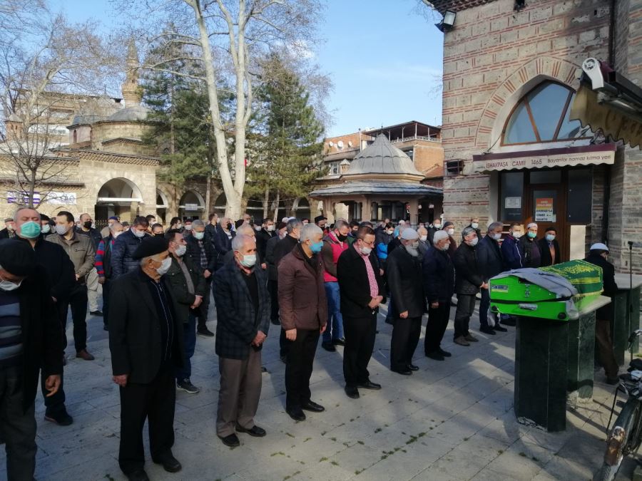 Normal sebeplerle hayatını kaybeden kişilerin cenaze namazları Cami avlularında kılınabilecek