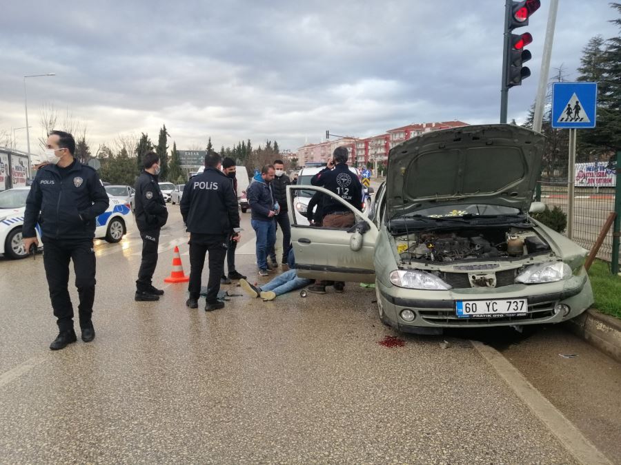 Takla atan aracın sürücüsü yaralandı