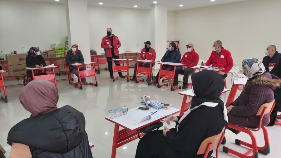 Türk Kızılay İnegöl Şubesi tarafından düzenlenen hizmet içi eğitim programı