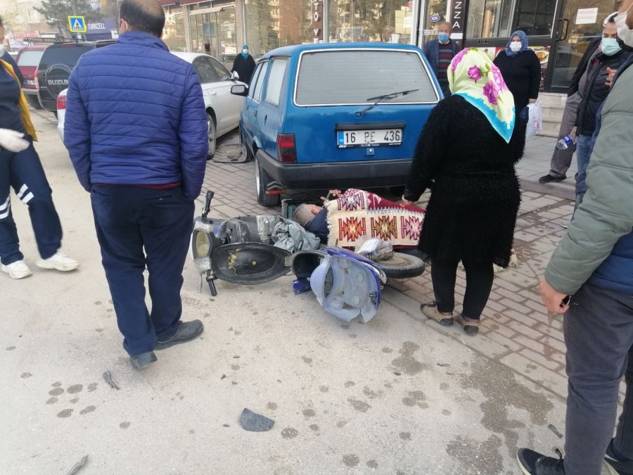 Otomobil ile çarpışan şarjlı motosikletin sürücüsü yaralandı