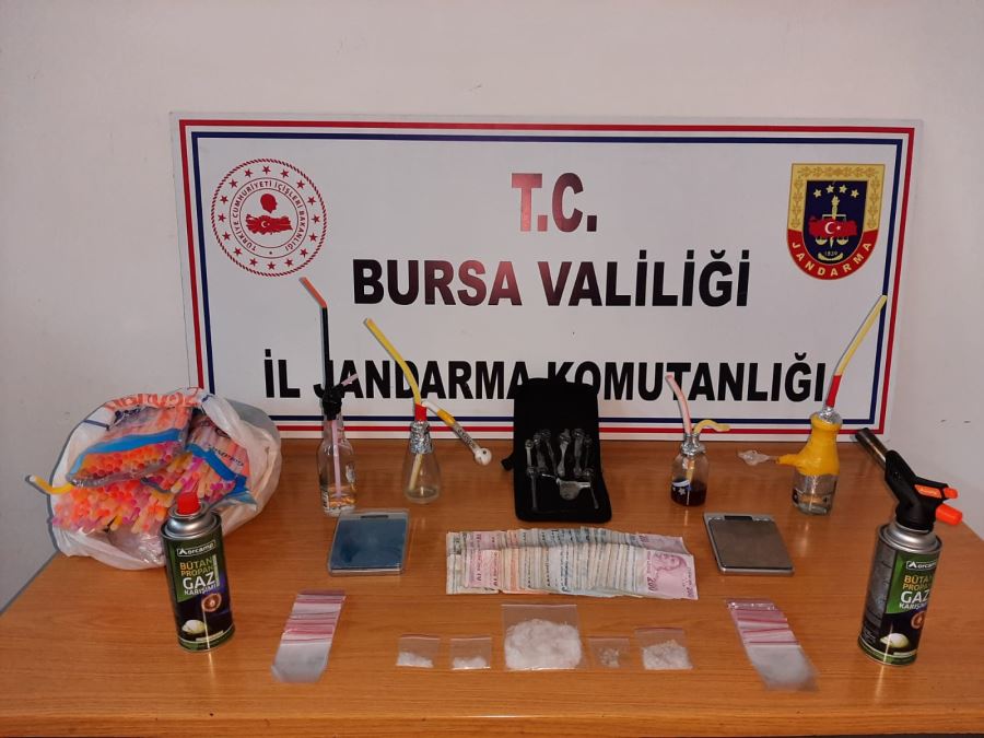 Jandarma uyuşturucu tacirlerine göz açtırmıyor