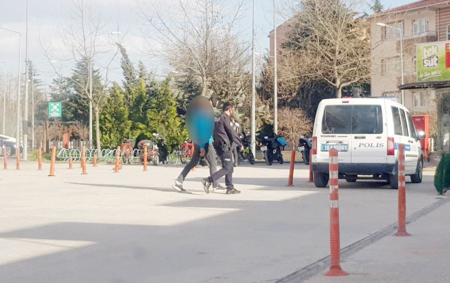 Üzerinde uyuşturucu madde bulunan kişi gözaltına alındı