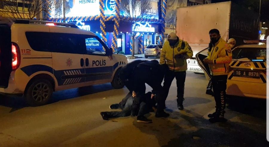 Polislere zorluk çıkaran alkollü sürücü gözaltına alındı