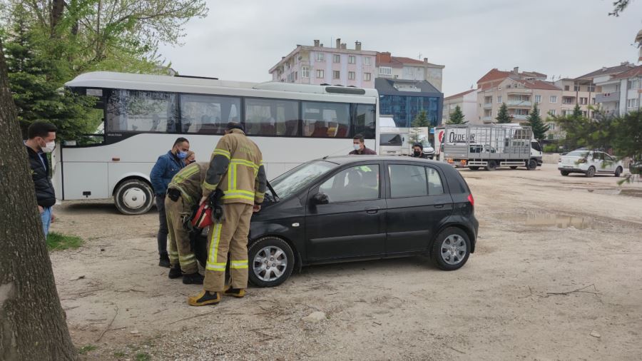 İnegöl’de araç yangını paniği