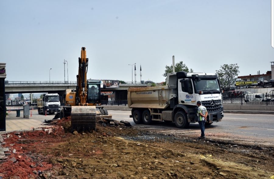 Tam kapanmada Büyükşehir yine yollarda