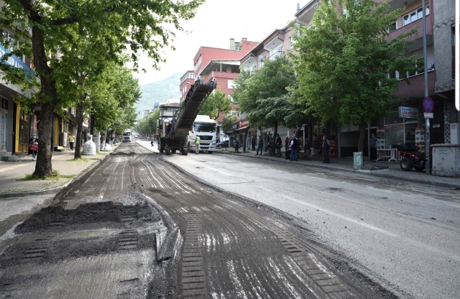 Profesör Tezok Caddesi sil baştan yenileniyor