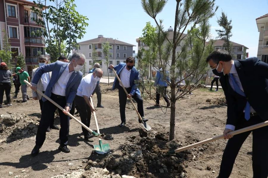 173 Fidan Toprakla Buluştu