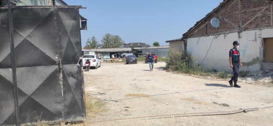 Hasımları tarafından pompalı tüfekle işyerine Ateş açtılar