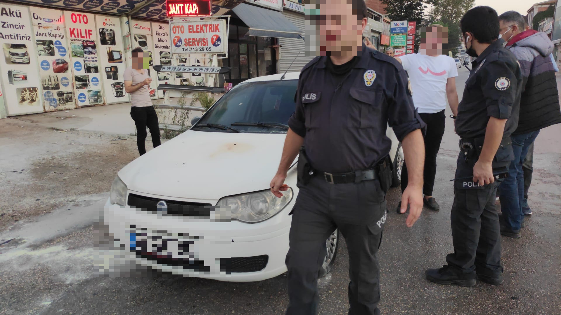 Seyir halindeki Otomobilin motoru alev aldı