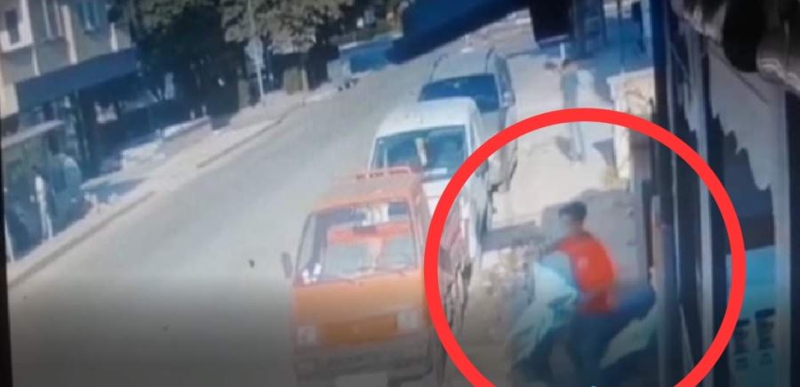 Şarjlı motosikletin çalınma anı kamerada