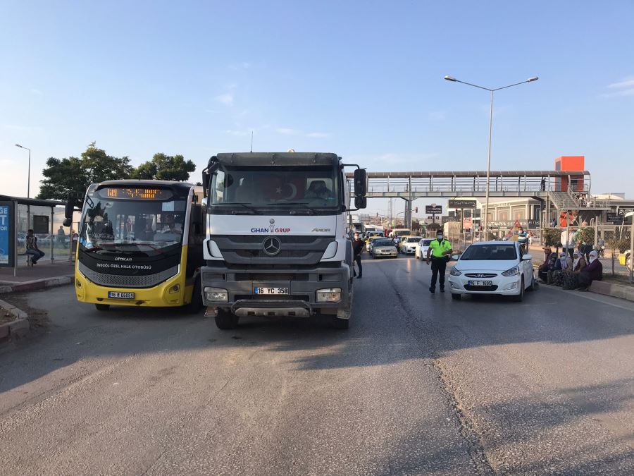 Beton Mikseri otomobil Çarpıştı 1 kişi yaralandı 