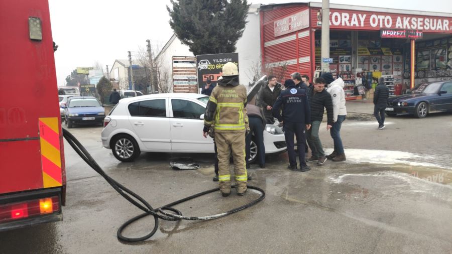 Seyir halinde alev aldı