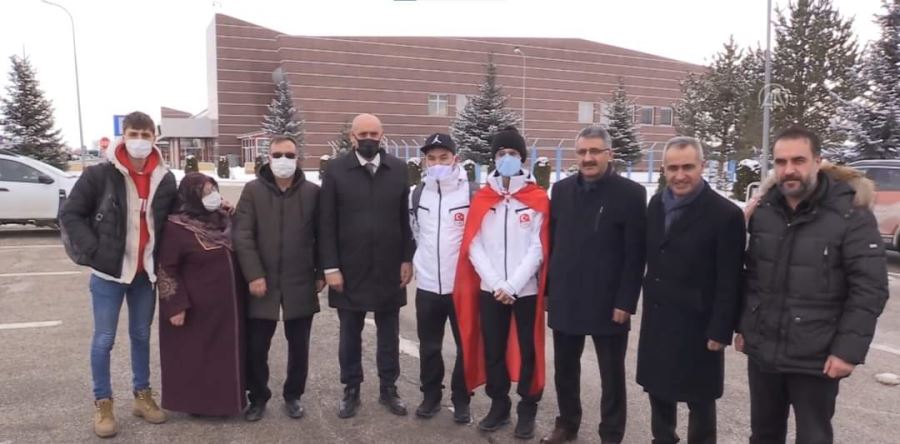 Türk sporuna ilki yaşatan sürat patenci Furkan Akar, Kış Olimpiyatları