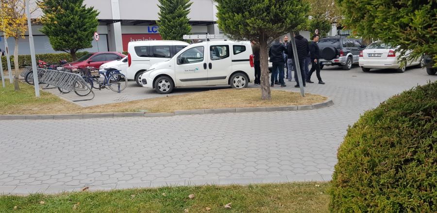 Hafif ticari aracın çalındığı ihbarı polisi harekete geçirdi