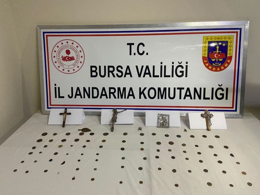 Tarihi eser satmaya çalışıyorlardı jandarma ekiplerince yakalandılar  