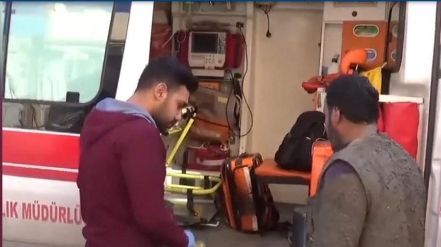 Üstü kirli olduğu için ambulansa binmek istemedi