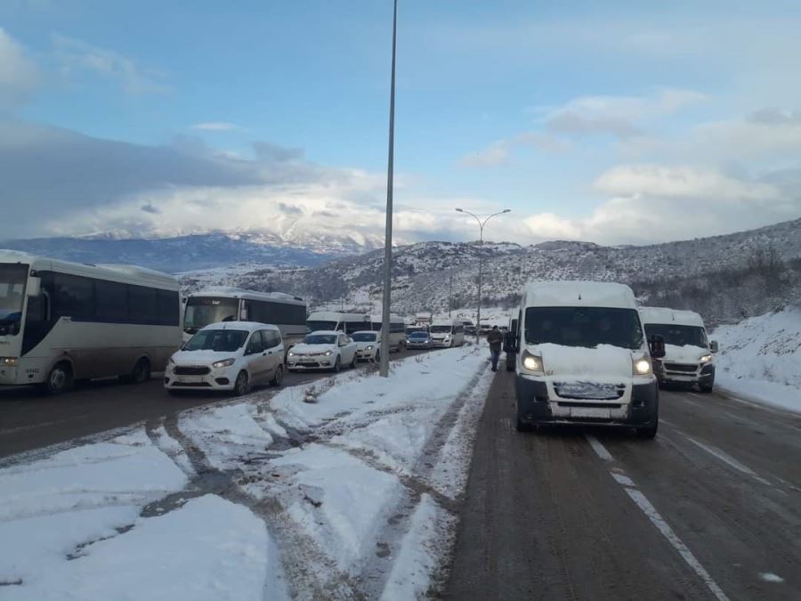 İnegöl 2. OSB’ye ulaşım durdu 