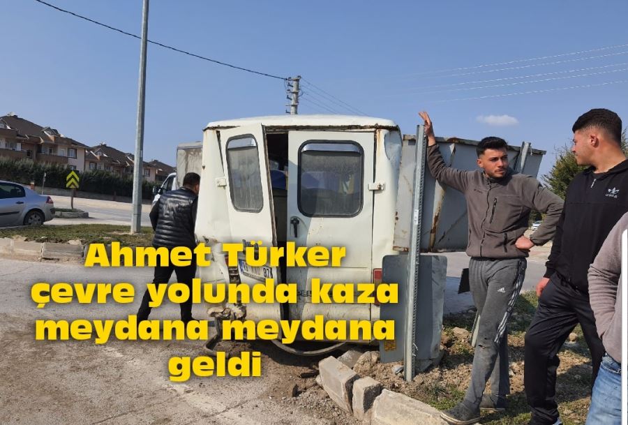 Ahmet Türker çevre yolunda kaza meydana geldi 4 öğrenci yaralandı