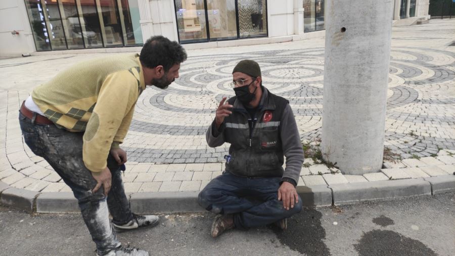 Hayır sahibi vatandaş yardım edebilmek için çok yalvardı