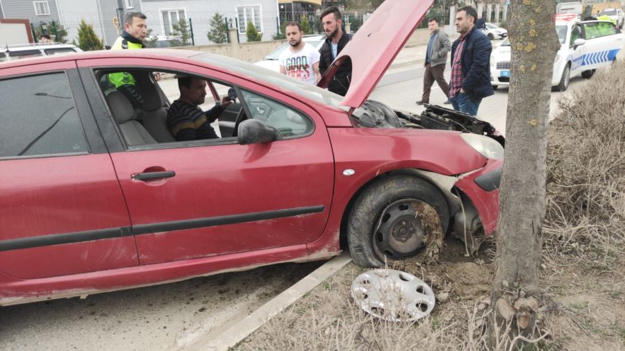 Ahmet Türker Çevre yolunda kaza meydana geldi 2 kişi yaralı