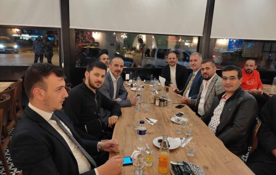 İş Adamları iftarda bir araya geldi