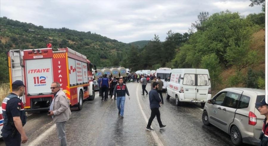 trafik kazasında 8 kişi yaşamını yitirdi, 10 kişi yaralandı