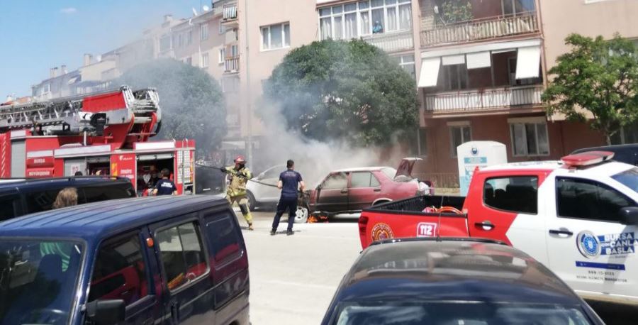 seyir halinde olan otomobil alev aldı