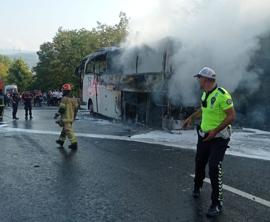 İnegöl Kestel yolunda otobüs yangını