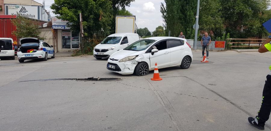 Kazada firen izleri dikkat çekti 1 kişi yarandı