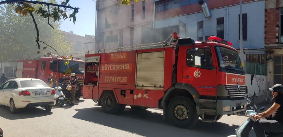 Metal atölyesinde çıkan yangın söndürüldü