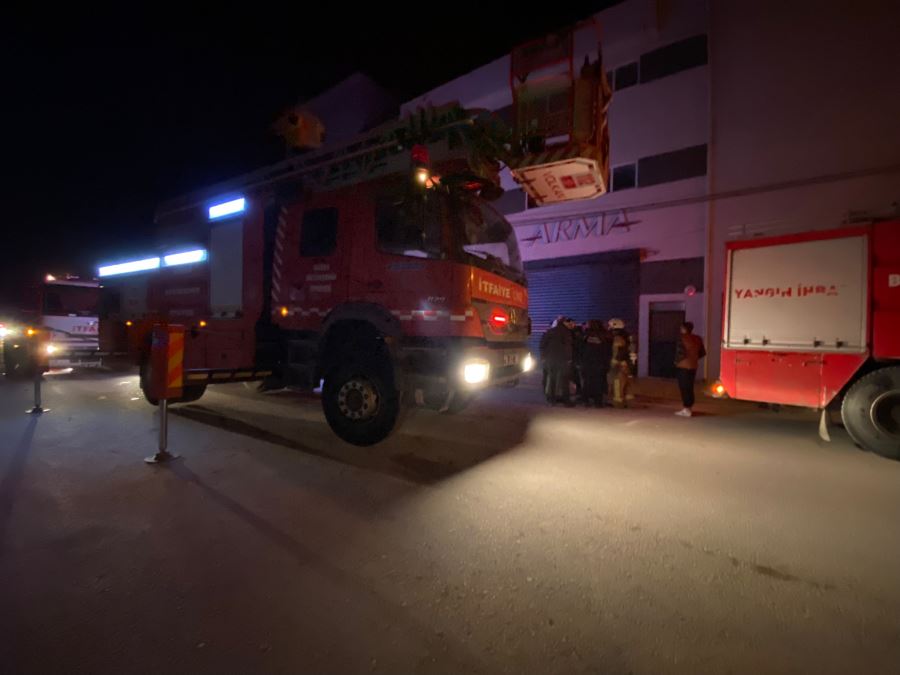 Koltuk imalatı fabrikasında çıkan yangın söndürüldü