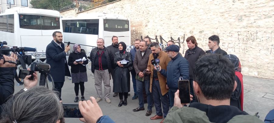 İSVEÇ BAŞKONSOLOSLUĞU ÖNÜNDE VEDA HUTBESİ DAĞITTILAR