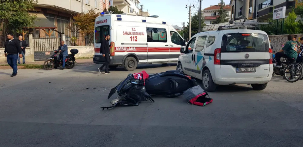  Yol kesişiminde kaza meydana geldi kazada 1 kişi yaralandı 