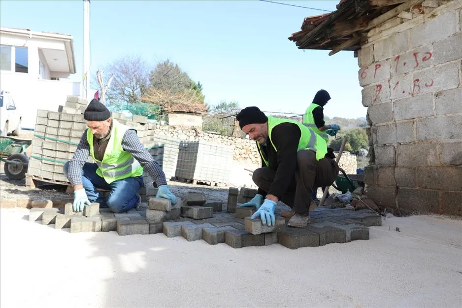 Kırsalda Yollar Parke Taşla Kaplanıyor