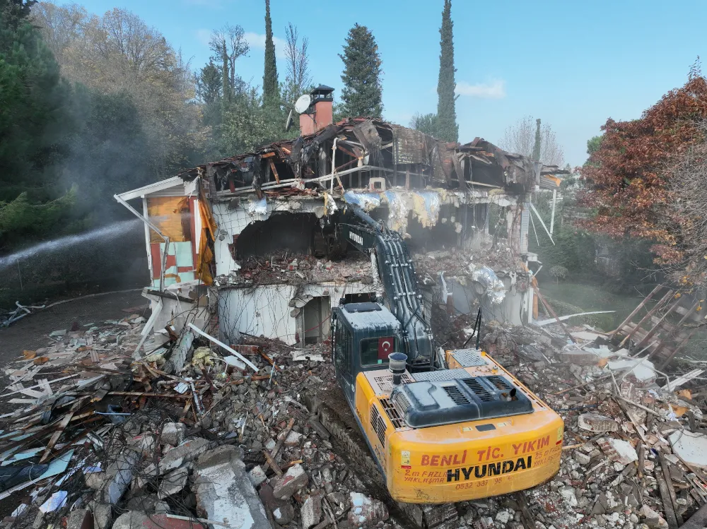 Bursa’da ‘Başkanlık Konutu’ yıkıldı