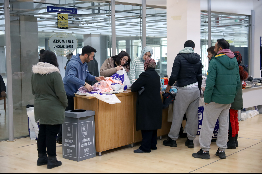 Bu mağaza deprem mağdurlarına özel