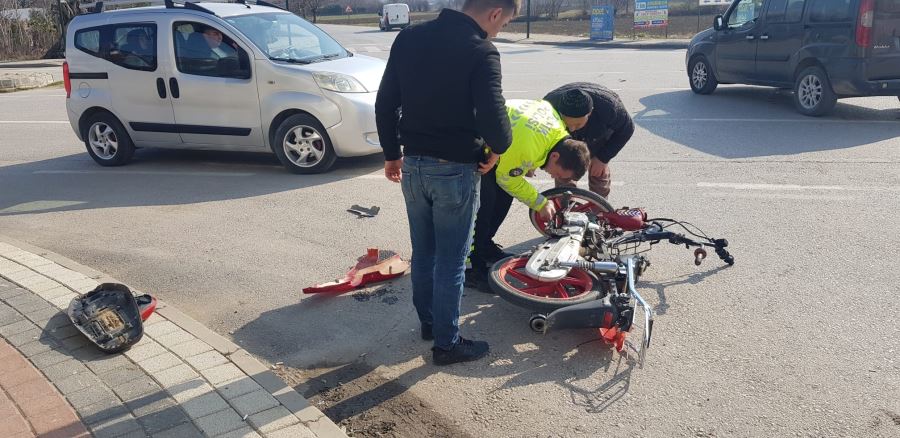 Çalıntı motosiklet ile kazaya karışan 2 genç yaralandı