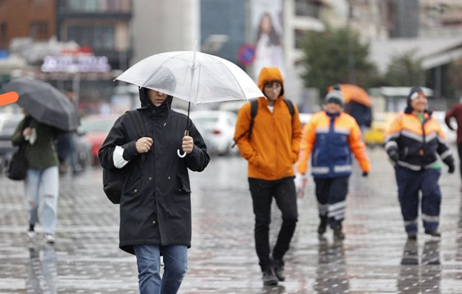 Ülke genelinde yarından  itibaren soğuk ve yağışlı hava  etkili olacak