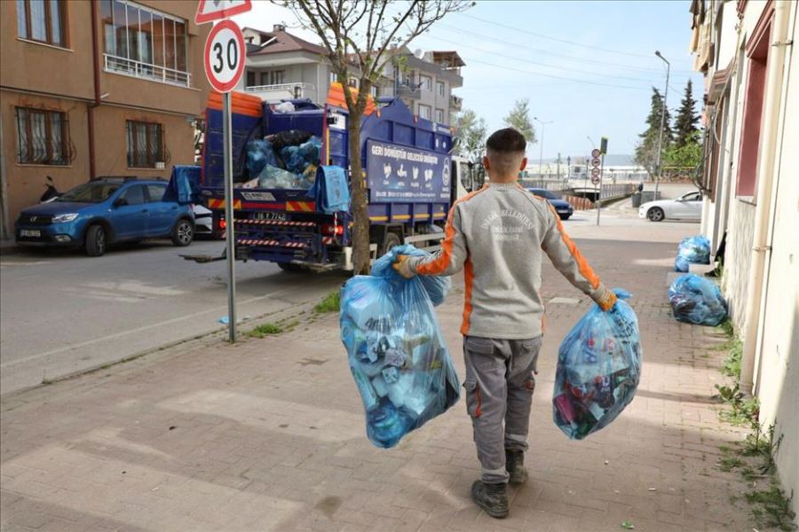 İnegöl Belediyesi 4 Yılda 255 Bin Ağaç, 100 Bin Varil Petrolü Geleceğe Kazandırdı