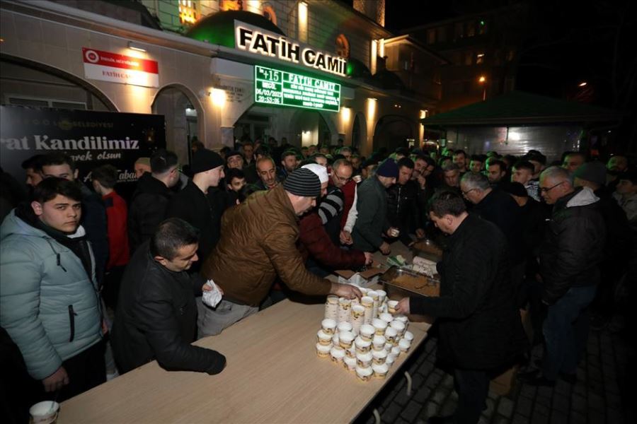 Kandil Helvası Geleneği Sürüyor