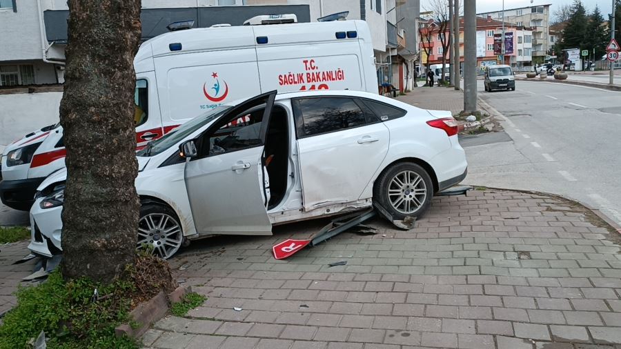 Bir anlık dalgınlık kaza yaptırdı