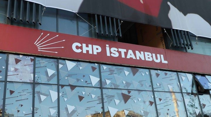 CHP İL BİNASI ÖNÜNDE SİLAHLI EYLEM!