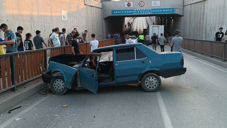 Mesudiye alt geçidinde kaza meydana geldi kazada 2 kişi yaralandı