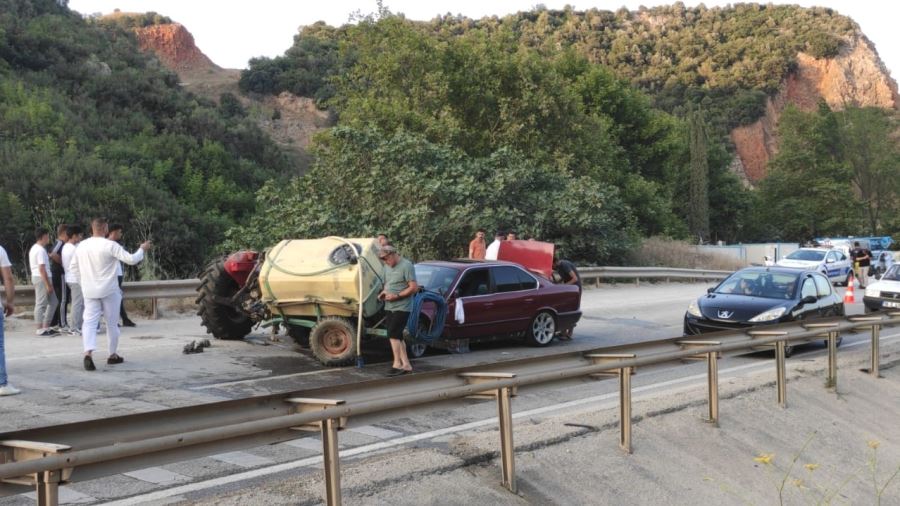 Otomobil ile traktörün çarpışması sonucu 1 kişi yaralandı