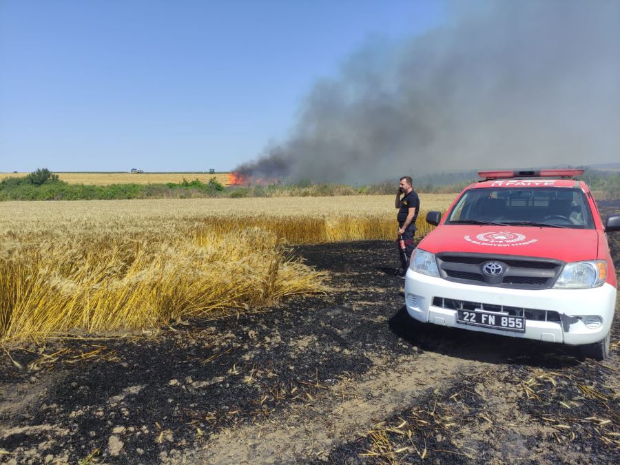 Buğday ekili tarlalarda çıkan yangın söndürüldü